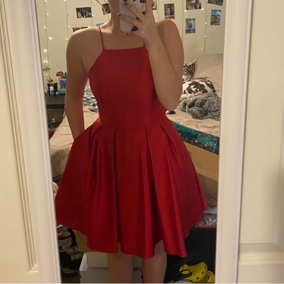 Red Formal dress with pockets. - Picture 5 of 7